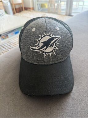 New Era Black Miami Dolphins Embroidered Logo Cap
